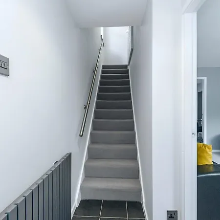 Maison Modern - Family-friendly With Lovely Garden - Pass The Keys